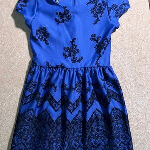 Girl's‎ IZ Byer Sz 16 Sapphire Blue Black Velvet Floral Short Sleeve Dress (D)